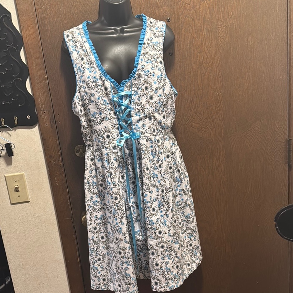Blue and White Sleeveless Scoop Neck Midi Dress